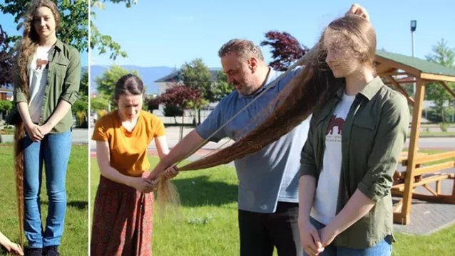 Zeynep’in doğduğundan beri kesilmeyen saçları kendi boyuna ulaştı