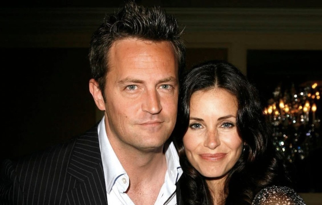 « Il me rend souvent visite » : les confidences de Courteney Cox sur le décès de Matthew Perry