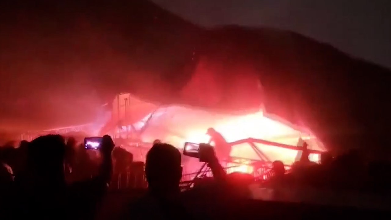 Nueve muertos tras desmoronarse el escenario de un mitin electoral en México
