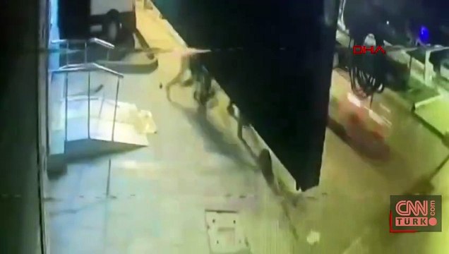 ATM önünde önce dövdüler sonra gasp ettiler!