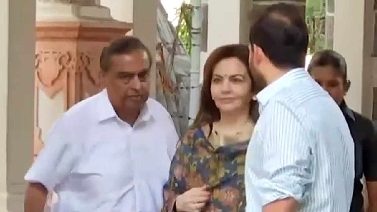 Nita Ambani stepped out to vote in Mumbai, draped in a gorgeous Kalamkari dupatta from Swadesh