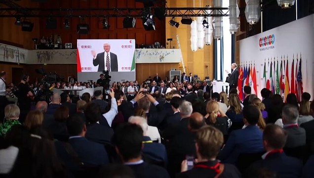 Bill Gates destaca soluciones globales en la cumbre de Berlín