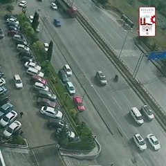 Tır işte böyle çarpmış! Trafik kazası güvenlik kamerasında