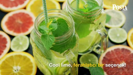 Dışarıda yüzlerce lira harcamaya gerek yok! Evde yapması bedava cool lime ve berry hibiscus tarifi