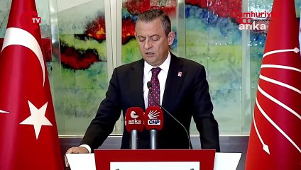 Özgür Özel'den sokak köpekleri hakkında _fon_ açıklaması