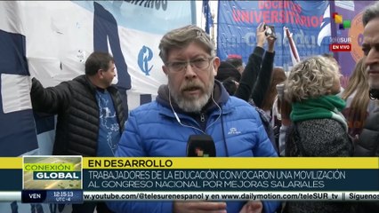 Los malos salarios de Milei paralizan la educación en Argentina
