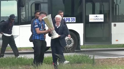 Atalanta : Retour triomphal à Bergame après leur victoire éclatante contre Leverkusen ⚽