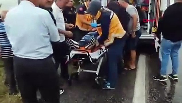 BURSA Kontrolden çıkan TIR'ın dorsesine karşı şeritten gelen otomobil çarptı: 3 yaralı