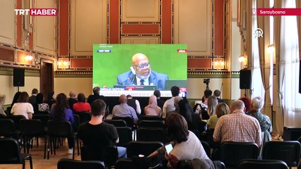 "Srebrenitsa Soykırımı'nı Anma Günü" görüşmeleri Saraybosna'da dev ekrandan izlendi