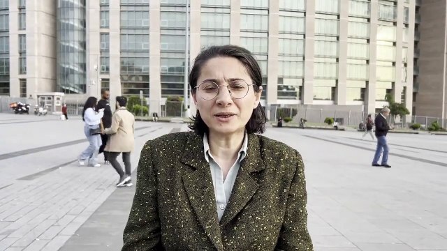 TKH Genel Başkanı Aysel Tekerek Çağlayan Adliyesi'nin önünden seslendi: AKP gidecek ama bu ülkenin emekçileri 1 Mayıs’ı hak ettiği gibi kutlayacak