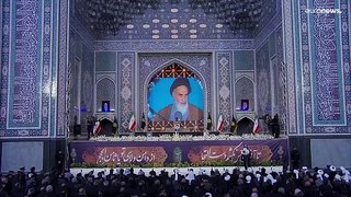 شاهد: الرئيس الإيراني إبراهيم رئيسي يُدفن في مسقط رأسه مشهد