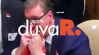 Sırbistan Cumhurbaşkanı BM Genel Kurulu'nda bayrağa sarılıp ağladı