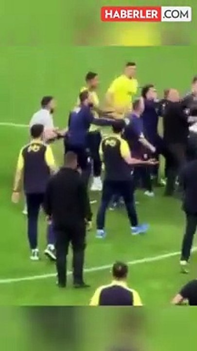 Yine rahat durmadı! 5 maç ceza alan Mert Hakan'dan olay paylaşım