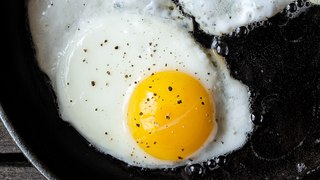 You've Been Frying Eggs Wrong & This Method Is Much Better