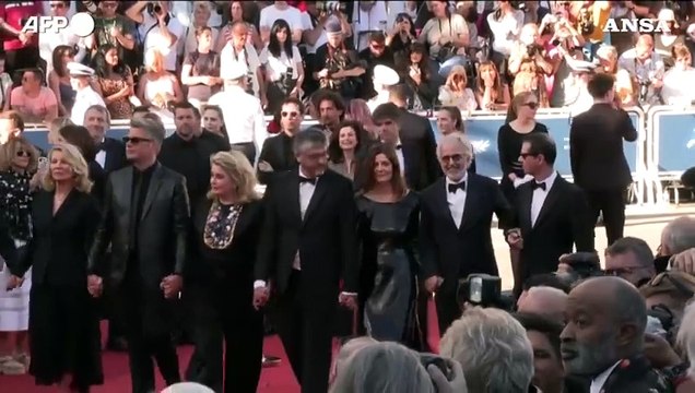 Cannes, Deneuve e Chiara Mastroianni sul red carpet per Marcello mio
