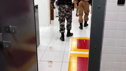 Com mandado em aberto por tráfico, jovem é presa no Santa Cruz