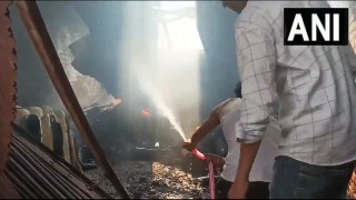 कानपुर के रायपुरवा थाना क्षेत्र अंतर्गत एक अस्पताल के पास स्थित एक केमिकल गोदाम में आग लगी