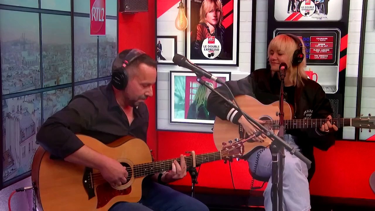 LIVE - Stéphane interprète "Douleur je fuis" dans Le Double Expresso RTL2 (17/05/24)