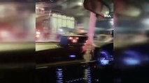 Tayland'da taksicinin uyukladığını fark eden kadın müşteri direksiyona geçti