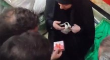 İran'daki cenaze töreninde Kasım Süleymani'nin yüzüğü mezara konuldu