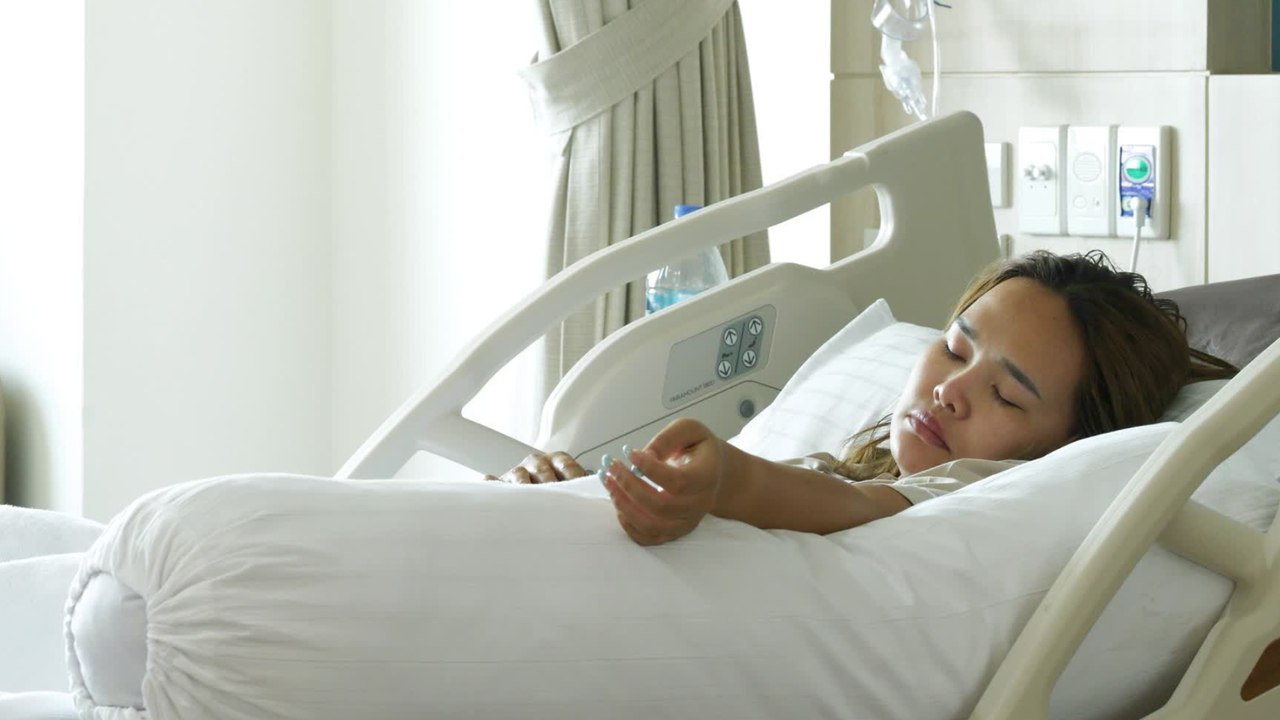 Cette femme meurt puis revient à la vie après avoir ignoré "une petite voix à l'intérieur" de sa tête