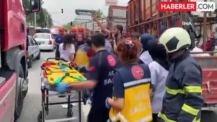 Kamyonet tırın altına girdi: 1'i ağır 2 yaralı