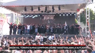 Beşiktaş, kupa şampiyonluğunu taraftarıyla kutladı