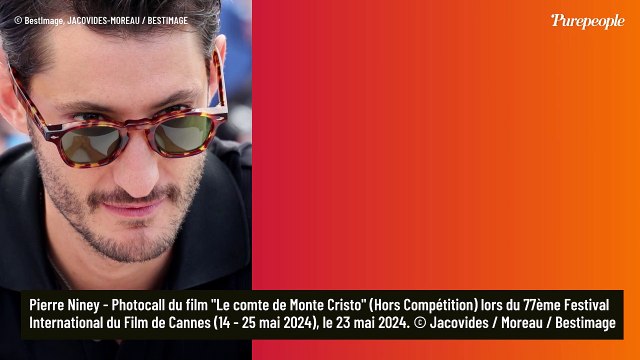 Ca prend un mauvais tour... : Pierre Niney déboussolé par une remarque inattendue, moment de flottement en pleine conférence de presse