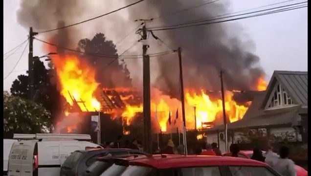 Plaine des Cafres : Impressionnant incendie d'une maison abandonnée