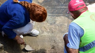 Side Antik Kenti'nde M.Ö. 2. yüzyıla  ait mozaik zemin keşfedildi