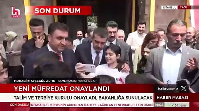 Milli Eğitim Bakanı'ndan müfredat sorusuna 'elle' müdahale