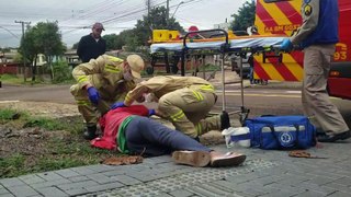 Idoso é socorrido após cair na Rua Suyas no Santa Cruz