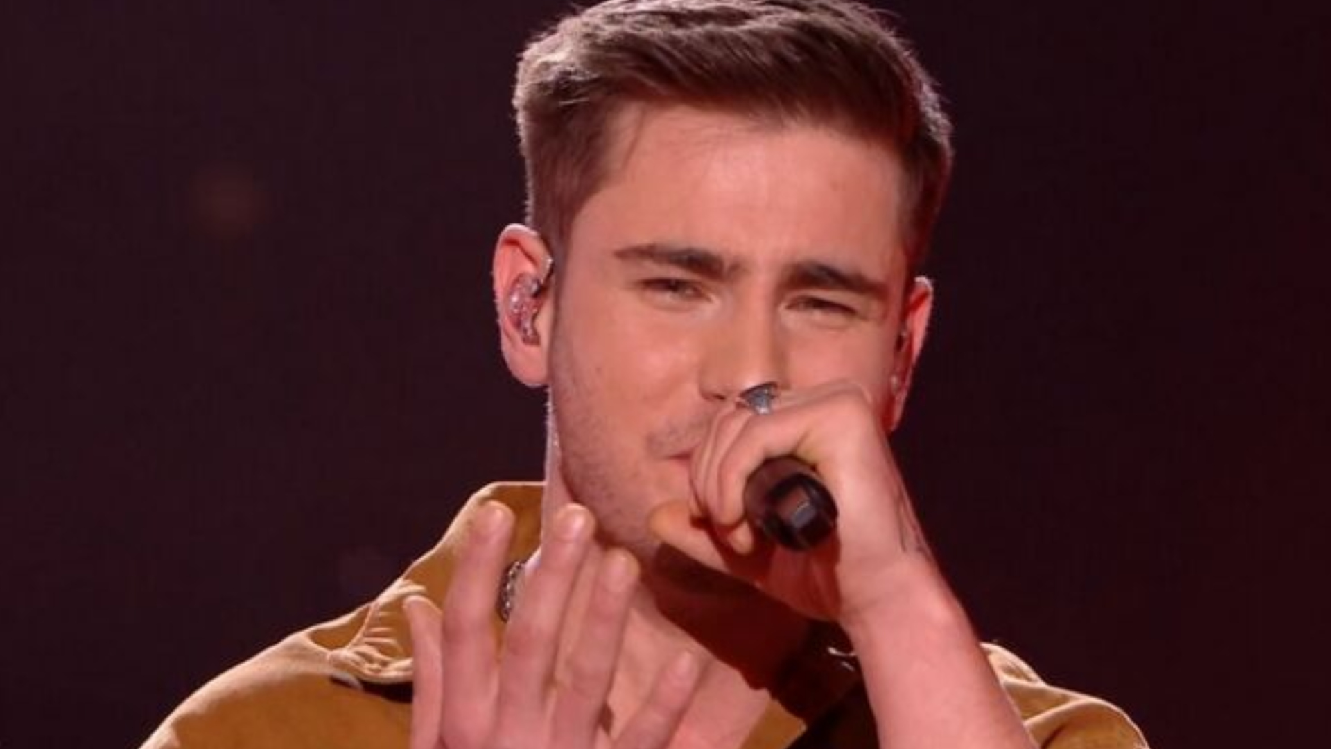 Voici - Julien Lieb (Star Academy) annonce une excellente nouvelle, ses  fans sont fous de joie !