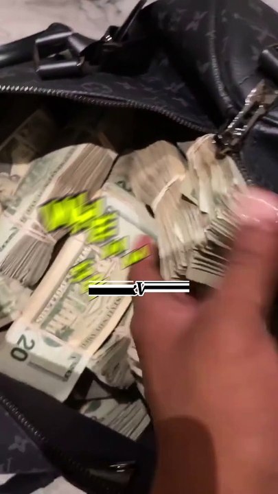 When Money speaks, nobody checks the grammar #shorts #money #grammar #ytshortsindia #speaking #try