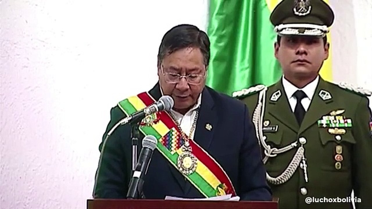 Gritos interrumpieron el discurso de Luis Arce en la sesión de honor en Sucre