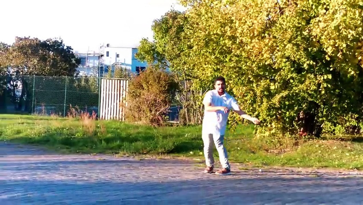 DANCE SHOW IN LOST PLACE (AFRAID TO FEEL)