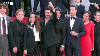 Cannes, Favino e il cast del "Conte di Montecristo" sul red carpet