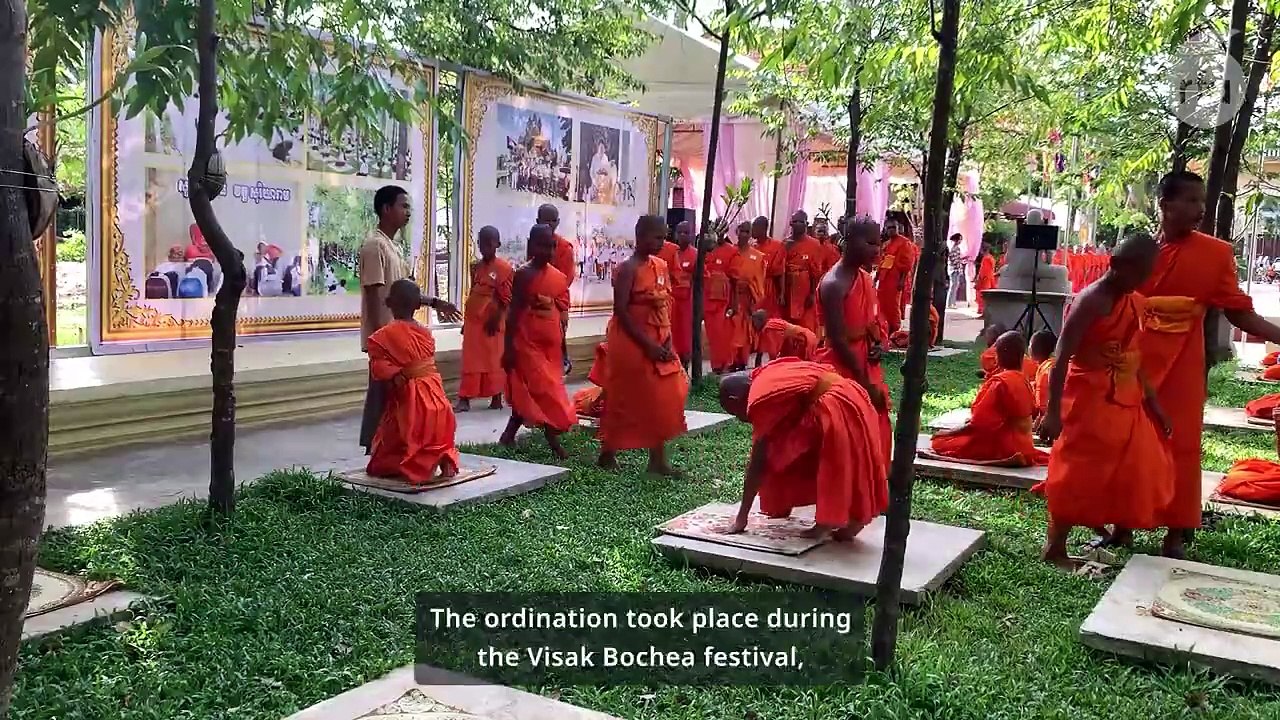200 young people ordained as monks in Cambodia _ Radio Free Asia (RFA)