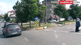 Ataşehir'de park halindeki kamyonetin çalınma anı kamerada