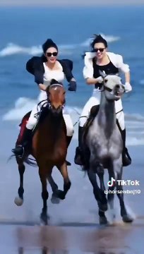 ️ Galloping Fun, Beach Horse Riding Adventure ️ #horseriding, #beachadventure, #summervibes, #outdoorfun