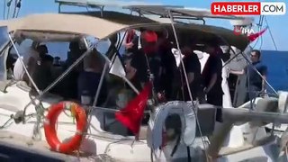 İzmir'de yelkenli tekne ile yurt dışına kaçmaya çalışan 10 FETÖ'cü yakalandı
