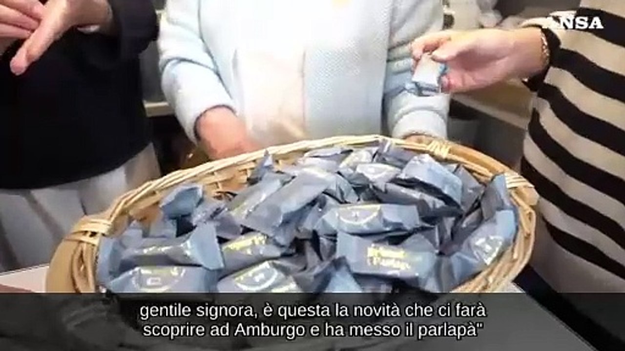 Torino, azienda "rosa" per i 20 anni di attivita'  crea biscotto che sembra un gianduiotto