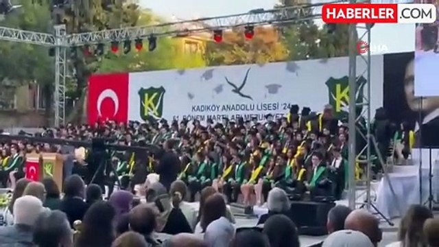 Kadıköy Anadolu Lisesi öğrencilerinden okul müdürüne tepki