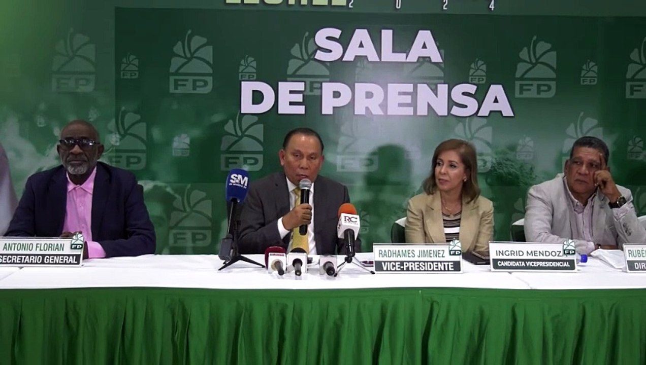 Leonel pospone reunión con el presidente Abinader