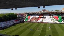 Pidieron entrar al público una hora antes para esto: el mejor tifo jamás visto en 100 años en Vallecas