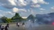 Coupe de France de foot - Violents incidents en cours entre supporters parisiens et lyonnais: Péage en feu, bus en flamme, coups échangés... - Les autorités stoppent la circulation sur l'A1