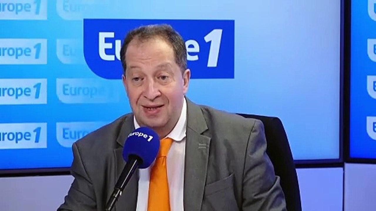 Contrôleurs aériens en grève, faut-il encadrer le droit de grève ?