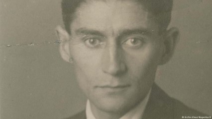 فرانس كافكا: عبقري الأدب الغامض وتحديات الذات 🖋️