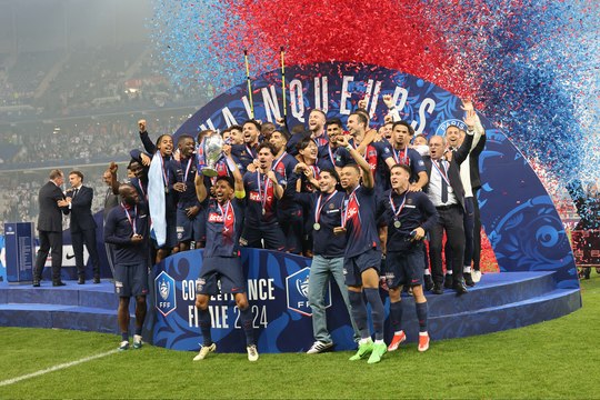 مراسم تتويج باريس سان جيرمان