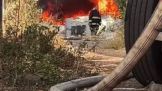 Intenso incendio se registró al interior de una bodega en La Huerta Tlaquepaque